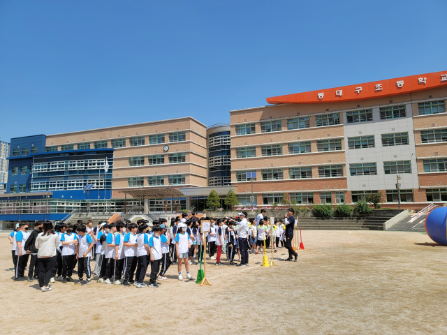 25일 오전 동구 신암동 동대구초등학교 운동장. 5학년 4개 학급의 운동회가 진행되고 있다. 박성현 기자