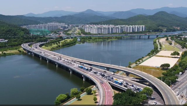 도로 개선 사업을 마친 산격대교 모습. 대구시 제공.