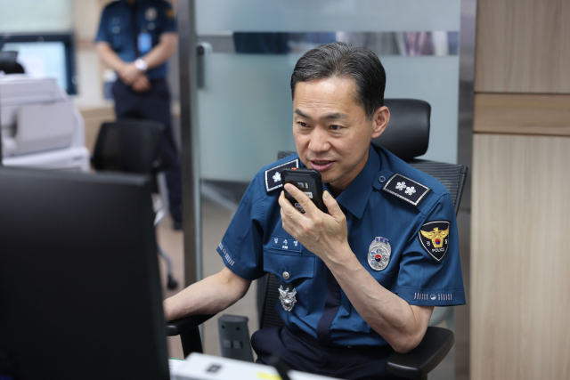 김수영 대구경찰청장이 112치안종합상황실에서 종합 훈련을 지휘하고 있다. 대구경찰청 제공