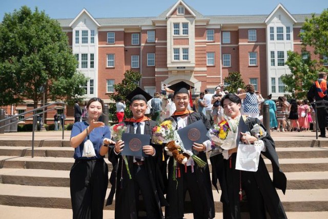 계명대 기계공학전공 학생들이 미국 어반대에서 석사학위를 취득했다. 사진 왼쪽부터 2023년 8월 졸업한 조은희, 한원규, 구민우, 박재형 학생. 계명대 제공