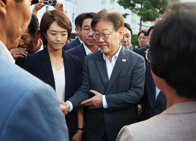 더불어민주당 이재명 대표가 12일 오후 경기도 수원시 영통구 수원지방검찰청에서 