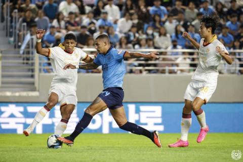 대구FC, 2위 포항 맞아 0대 0 무승부