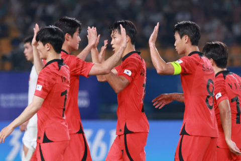 [아시안게임] 한국, 결국 '소림축구' 만난다? 키르기스스탄 5대1 꺾고 8강 진출