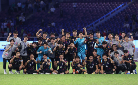 [아시안게임] 한국 축구, 중국 2대0 꺾고 아시안게임 4강 진출 