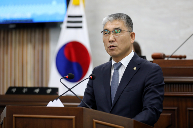 공경식 울릉군의회 의장이 11일 제274회 임시회에서 5분 발언을 하고 있다. 울릉군의회 제공.