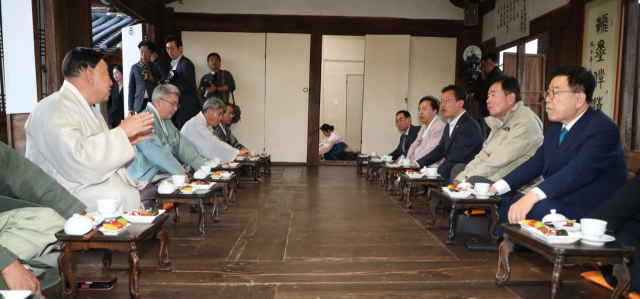 한국정신문화의 수도 안동에 대한민국 정치 리더들이 잇따라 방문하면서, 바이오와 관광산업을 기반으로 한 안동의 새로운 변화에도 관심이 모이고 있다. 안동시 제공