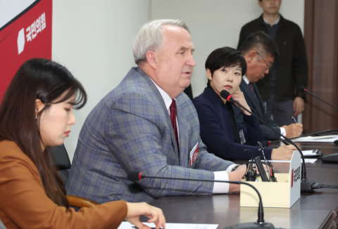 인요한호 '보좌진 임금·정원 축소' 검토에 국보협 