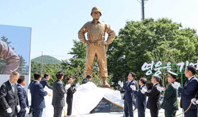 지난 7월 5일 경북 칠곡 다부동전적기념관에서 열린 백선엽 장군 동상 제막식