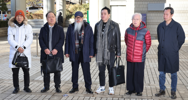 고 이예람 중사의 유가족과 변호인단이 15일 서초구 서울중앙지법에서 