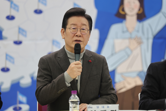 더불어민주당 이재명 대표가 15일 오후 충북대학교 오창캠퍼스에서 열린 