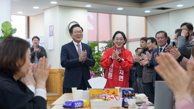 정상명 전 검찰총장이 14일 조지연 국민의힘 경선선거구 예비후보 선거사무소를 방문해 격려했다. 예비후보 측 제공