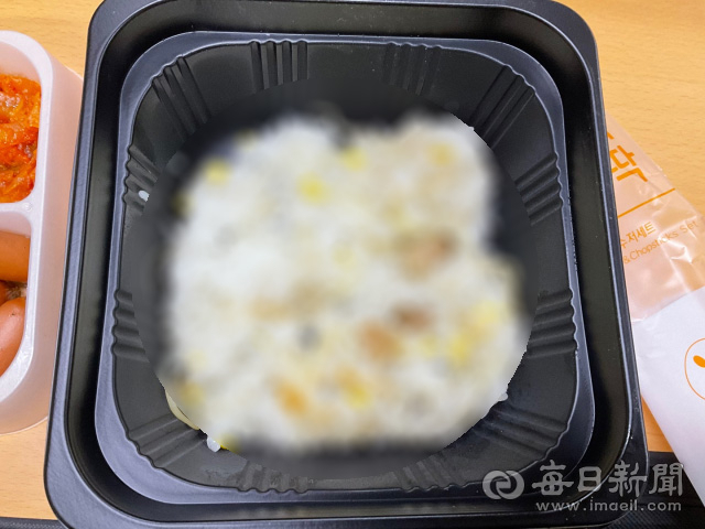 영천 A여고에 납품된 도시락 급식 모습. 독자 제공
