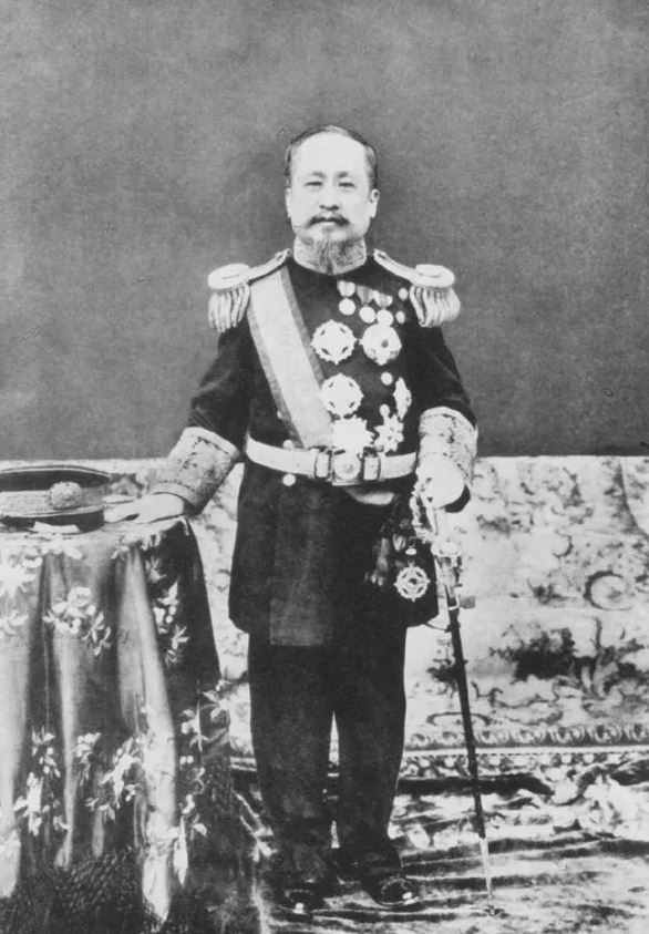 고종은 1907년 열강들의 이합집산을 전혀 알지 못한 채 러시아에 의지하여 왕권을 유지하려다 실패했다.