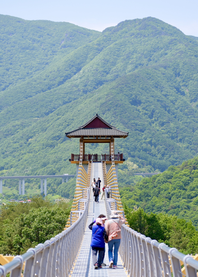 문경 봉명산 출렁다리. 문경시 제공