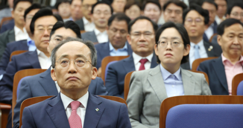 與, 거대 야당 향해 강경 투쟁 예고했지만…깊어지는 고민 