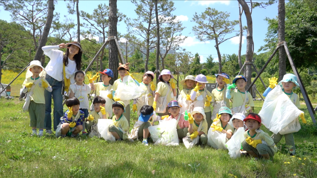 안동강남초등학교 병설유치원 학생들이 경북의 젖줄인 낙동강 생태를 지키자는 의미에서 