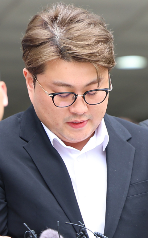 김호중 첫 재판…판사가 직업 묻자 