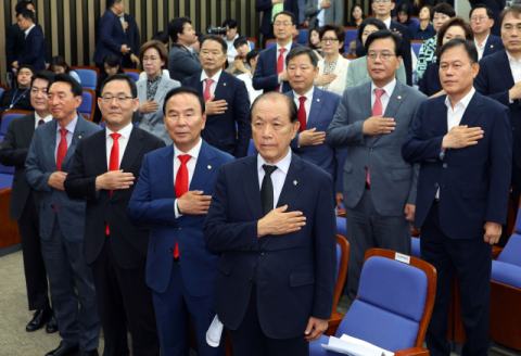 與 김재원·김소연·김세의 컷오프 두고 뒷말 무성 