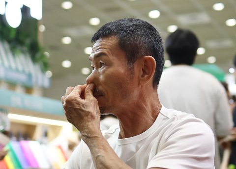 '아동학대 논란' 손웅정 감독·코치 2명 첫 검찰 소환조사