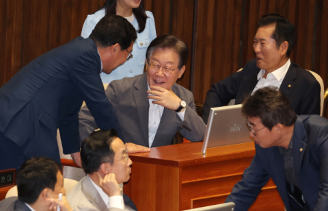 출마 견제에 흥행 사라진 민주당…당 대표 ‘나 홀로 경선’ 되나