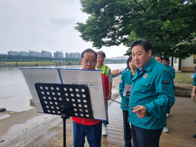 홍준표 대구시장이 11일 오후 4시 집중호우로 침수 피해를 입은 