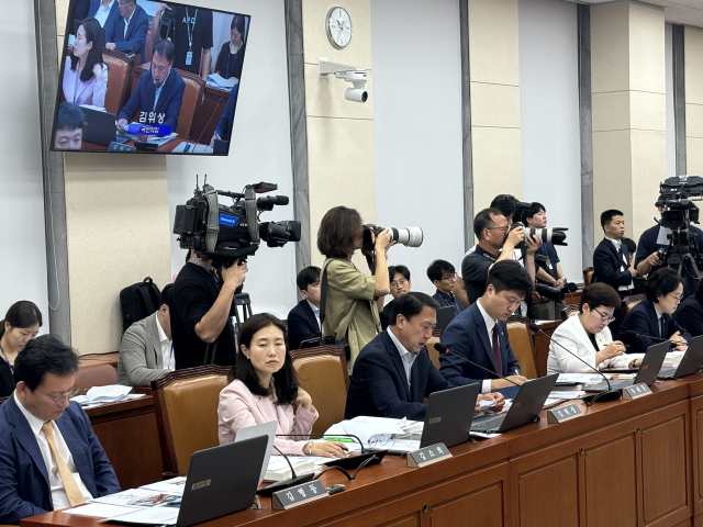 22일 열린 김완섭 환경부 장관 후보자 인사청문회. 왼쪽부터 국민의힘 소속 김형동(안동예천), 김소희(비례), 김위상(비례), 우재준(대구 북구갑), 임이자(상주문경), 조지연(경산) 의원. 김위상 의원실 제공