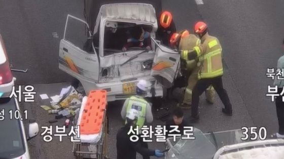 지난해 3월24일 오후 5시10분 쯤 경부고속도로 서울방향 북천안IC 인근에서 3중 추돌 사고로 1명이 숨지고 2명이 다쳤다. 천안서북소방서 제공