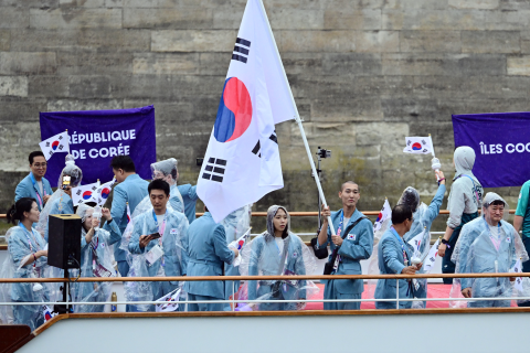 파리올림픽 개막…우상혁·김세영 앞세워 48번째 입장한 대한민국