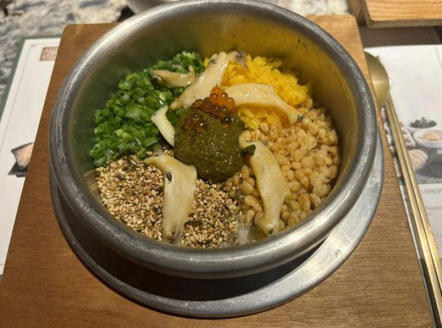 조국 조국혁신당 대표가 게시한 해물 솥밥 사진. 페이스북