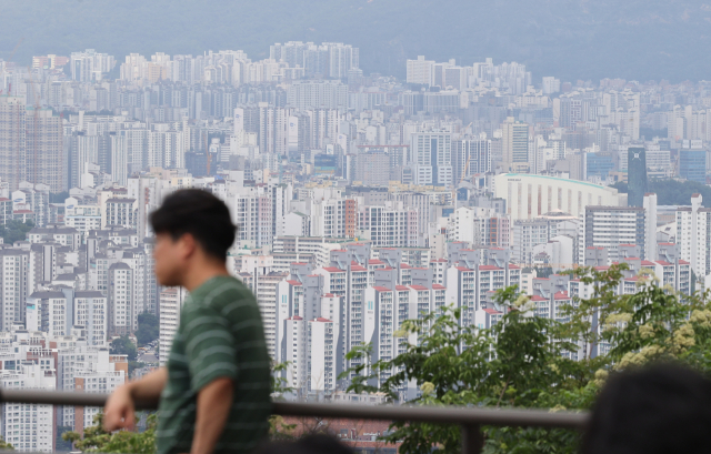 서울 남산에서 바라본 시내 아파트 모습. 연합뉴스