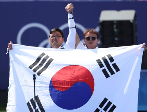 한국 양궁 전 종목 석권…새 역사 썼다