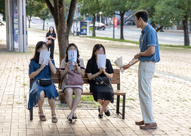 마지막 코스인 수성아트피아 앞마당에서 최종선택을 하고 있다. 수성문화재단 제공