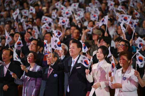 尹 광복절 경축사 '자유' 50회 언급…대야 강경 기조·새 통일 담론 해석