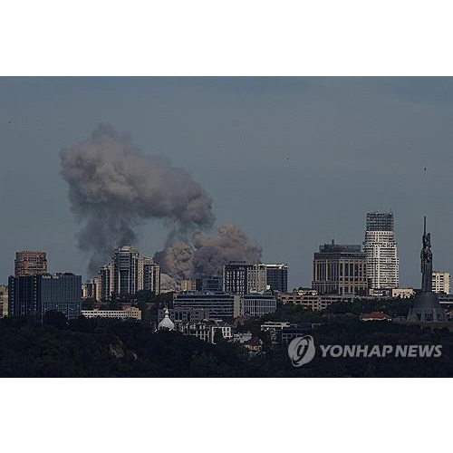 북한이 러시아에 제공한 무기들이 우크라이나 전쟁에 사용되고 있는 것으로 드러나고 있다. 연합뉴스