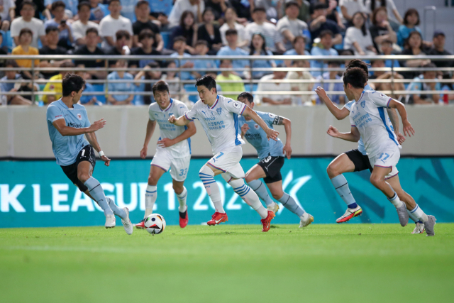 지난 7월 6일 대구와 포항의 경기 모습. 한국프로축구연맹 제공