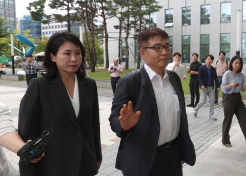 수원지검, '법카 유용 의혹' 김혜경 씨 소환 조사