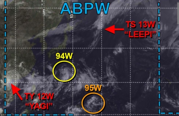 미국 합동태풍경보센터(JTWC, Joint Typhoon Warning Center) 감시 94W(노란 원)·95W(갈색 원) 열대요란, 11호 태풍 야기(왼쪽 아래), 12호 태풍 리피(오른쪽 위)