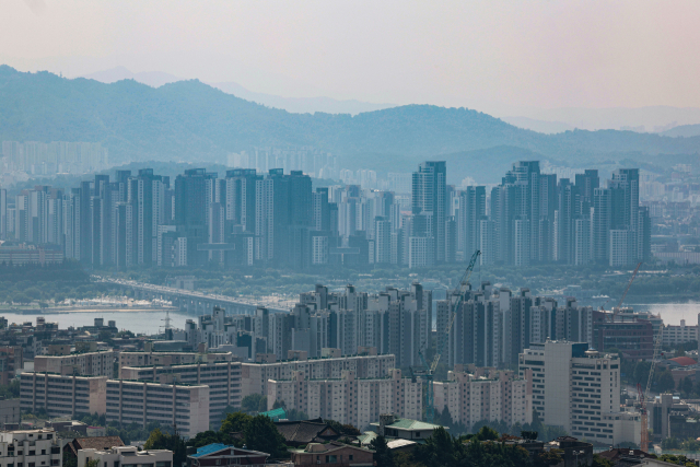 남산에서 바라본 서초구 일대 아파트. 연합뉴스