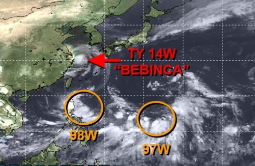 미국 합동태풍경보센터(JTWC, Joint Typhoon Warning Center) 감시 13호 태풍 버빙카, 98W 열대요란(15호 태풍 솔릭 발달 가능성), 97W 열대요란(우리 기상청과 일본기상청은 14호 태풍 풀라산으로 명명)