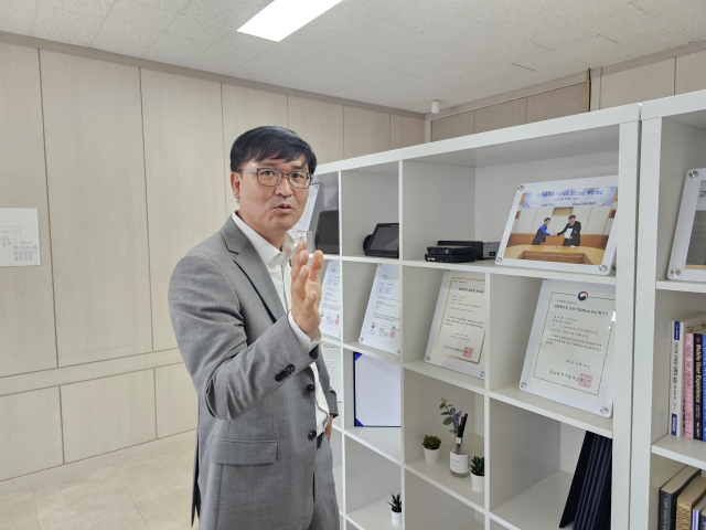 허성만 이모션 대표가 대구 기술연구소에서 매일신문과 인터뷰를 진행하고 있다. 정우태 기자