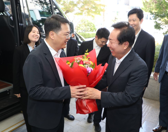 중국 효감시 시장단 일행이 안동을 방문해 양 도시 우호교류 증진을 논의했다. 안동시 제공