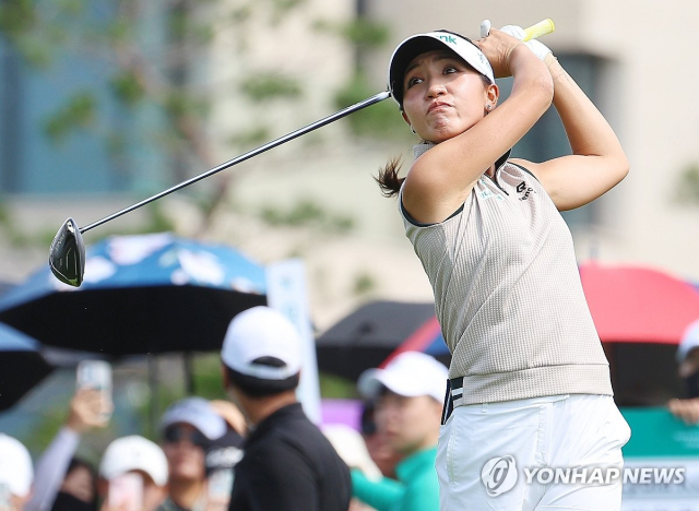 26일 인천 베어즈베스트 청라에서 열린 한국여자프로골프(KLPGA) 투어 하나금융그룹 챔피언십 1라운드 4번 홀에서 리디아 고가 티샷하고 있다. 연합뉴스