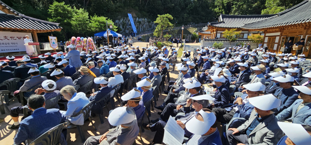 안동시와 (사)학봉선생기념사업회는 30일 안동시 서후면 금계마을에 