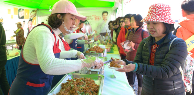 약돌한우 무료시식 코너