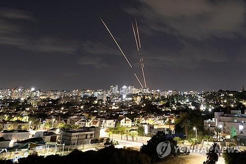 중동지역에 전운이 감돌면서 국제유가가 오르고 있다. 연합뉴스