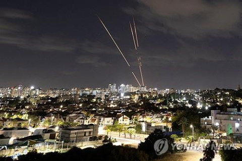 '중동전쟁 위기' 국제유가 오르고, 韓日 증시 약세