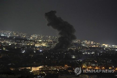 이스라엘군의 공습을 받은 레바논 수도 베이루트. AP=연합뉴스