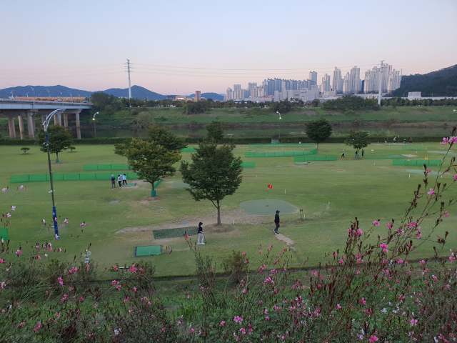 전국 40번째 공인 구장에 이름을 올린 대구 달성군 다사읍 세천파크골프장 전경. 달성군 제공.