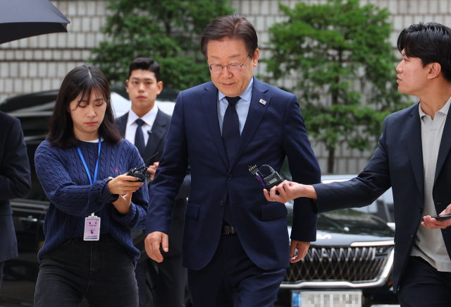 이재명 더불어민주당 대표가 15일 서울 서초구 서울중앙지방법원에서 열린 