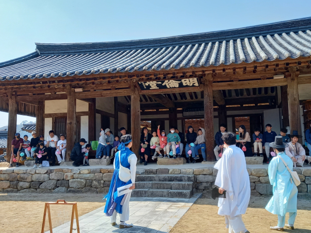 고령향교 활용사업으로 마련한 행사. 고령군 제공